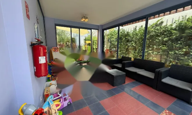 Недвижимость 4 Bedrooms Apartment in Parekklisia, Limassol: 3