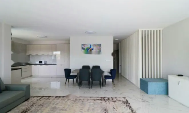 Недвижимость 4 Bedrooms Apartment in Parekklisia, Limassol: 7