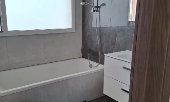 Недвижимость 4 Bedrooms Apartment in Parekklisia, Limassol: 16