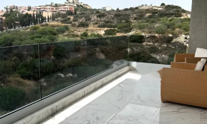 Недвижимость 4 Bedrooms Apartment in Parekklisia, Limassol: 19