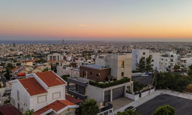 Недвижимость 4 Bedroom Villa For Sale in Mesa Geitonia: 3