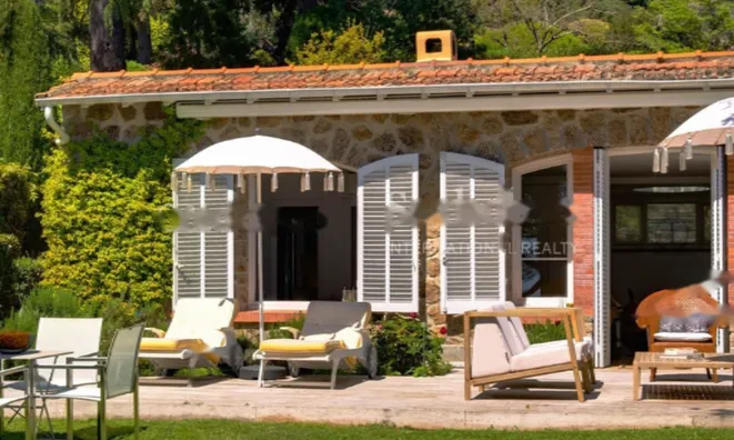 Недвижимость Villa Croix des Gardes: 1