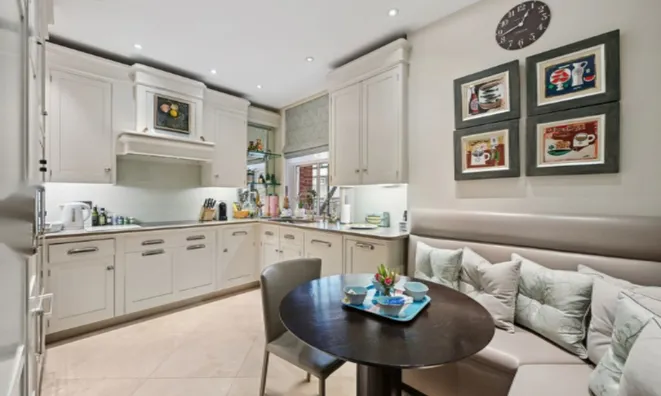 Недвижимость Cheyne Court: 13