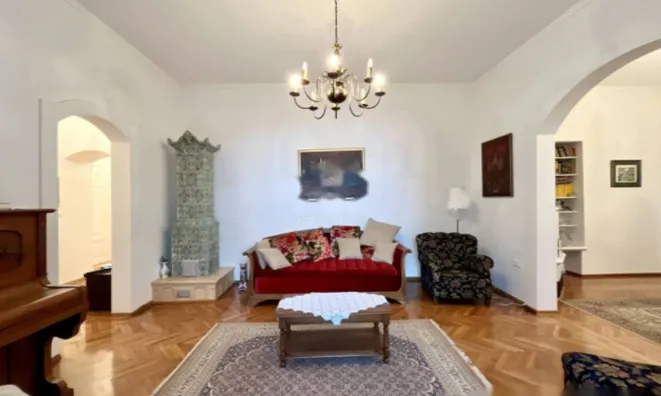 Недвижимость Трёхкомнатная квартира, Центр: 2