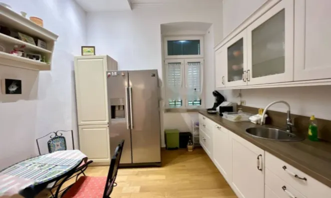 Недвижимость Трёхкомнатная квартира, Центр: 6