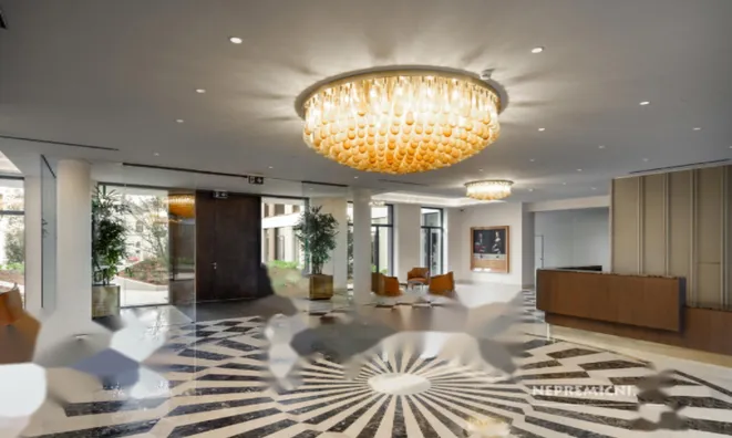 Недвижимость Трехкомнатная квартира в центре: 8