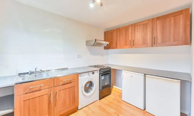 Недвижимость Chatham Road, Between The Commons: 7