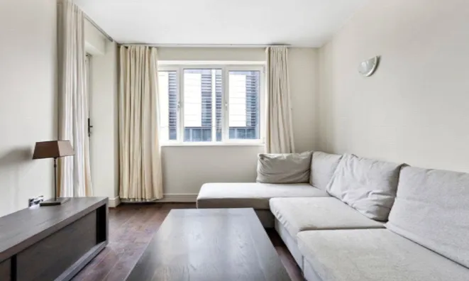 Недвижимость Mansell Street: 8