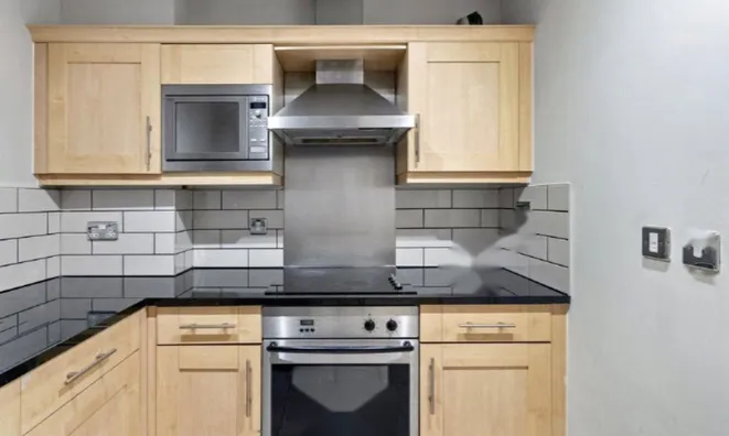 Недвижимость Mansell Street: 14