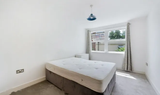 Недвижимость Ferndale Road: 6