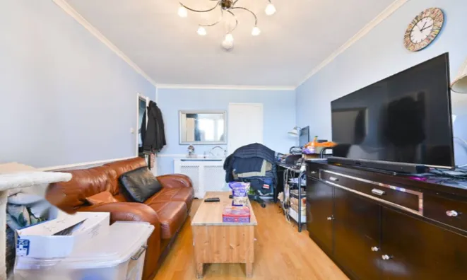 Недвижимость Woodchester Square, Royal Oak: 2