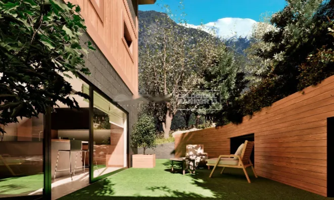 Недвижимость House with large garage near the center of Ordino: 14