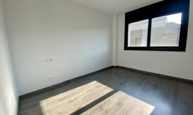 Недвижимость Luxury duplex with garden and private garage: 5