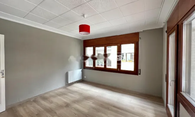 Недвижимость Four-bedroom apartment in Andorra la Vella center: 4