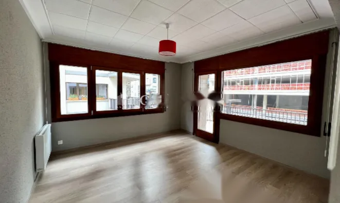 Недвижимость Four-bedroom apartment in Andorra la Vella center: 5