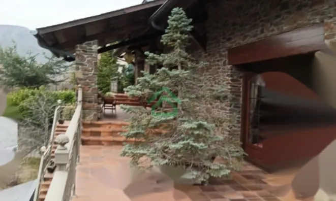 Недвижимость Impressive chalet on La Comella Road: 45