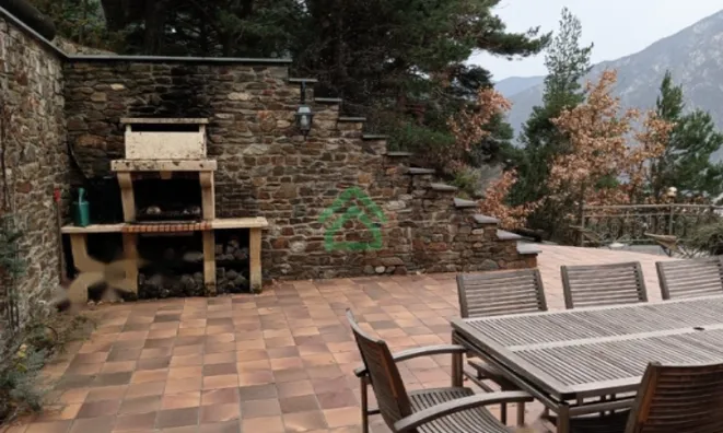 Недвижимость Impressive chalet on La Comella Road: 46