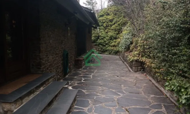 Недвижимость Impressive chalet on La Comella Road: 50