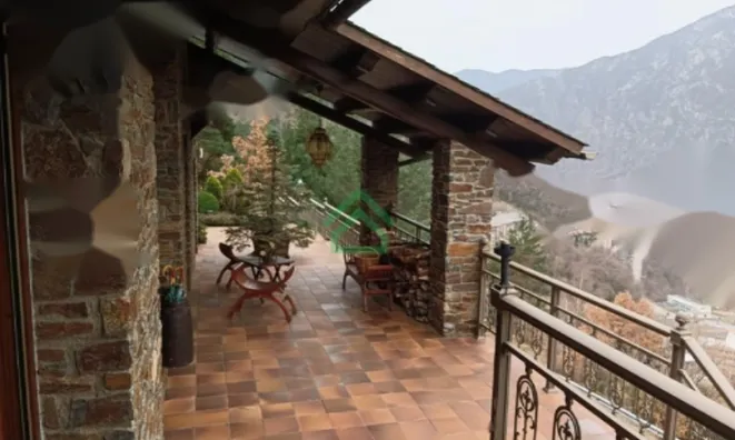 Недвижимость Impressive chalet on La Comella Road: 54