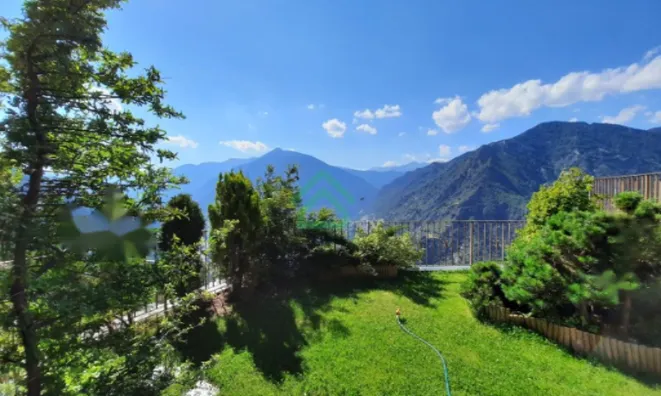 Недвижимость House with 4 bedrooms, garden, garage and elevator in a prime location in Andorra: 1