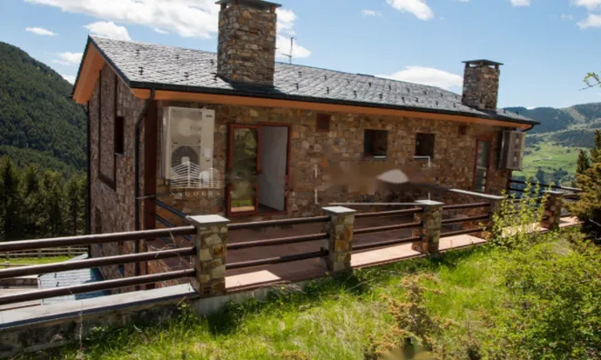 Недвижимость Magnificent large chalet in Canillo: 1