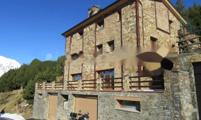 Недвижимость Magnificent large chalet in Canillo: 3