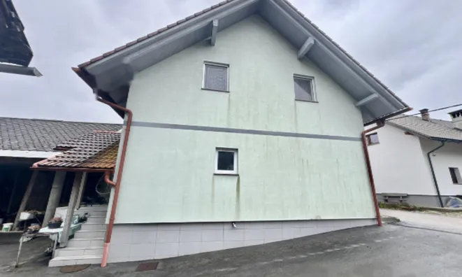 Недвижимость Дом, Подхом: 4