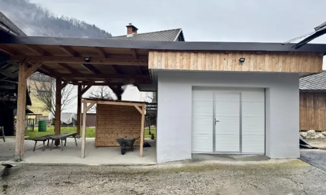 Недвижимость Дом, Подхом: 6