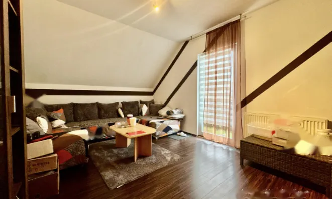 Недвижимость Дом, Подхом: 18