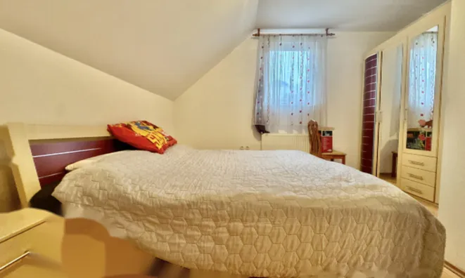 Недвижимость Дом, Подхом: 19