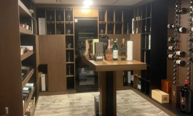 Недвижимость Luxury 6 Bedroom Villafor Sale in Agios Tychonas, Limassol: 12