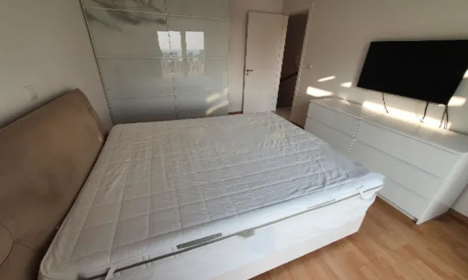 Недвижимость Charming 2 Bedroom Duplex Just Steps from the Sea in a Beautiful Complex: 5