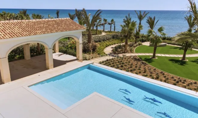 Недвижимость 6 Bedroom Villa for Sale in Pervolia, Larnaca: 17