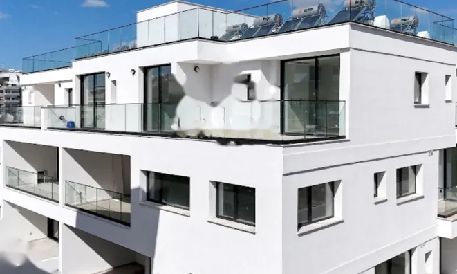 Недвижимость 3 Bedroom Apartment for Sale in Limassol Historical Center: 1