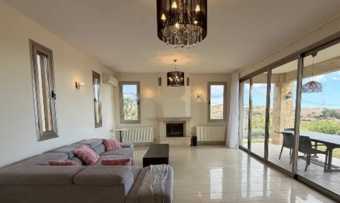 Недвижимость 4 Bedroom Villa For Rent in Parekklisia, Limassol: 3