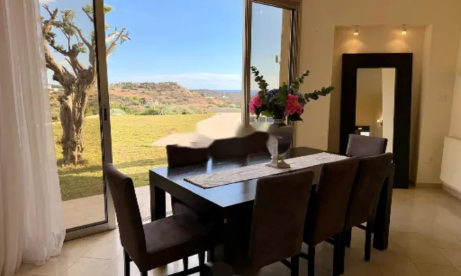 Недвижимость 4 Bedroom Villa For Rent in Parekklisia, Limassol: 4