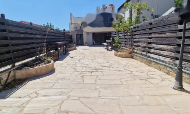 Недвижимость 3 Bedrooms Detached House For Sale in Agios Tychonas: 2