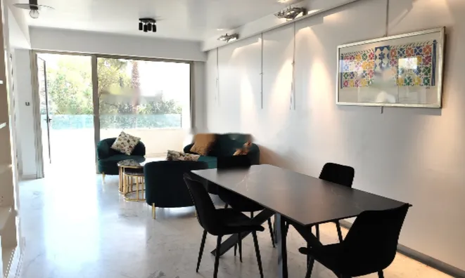 Недвижимость 2 Bedroom Apartment For Sale In Molos, Limassol: 6