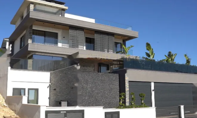 Недвижимость 6 Bedroom Seaview Villa For sale in Agios Athanasios, Limassol: 2