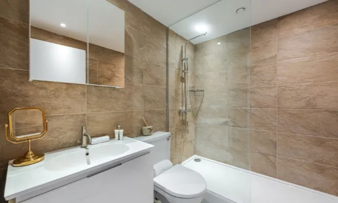 Недвижимость Thames Quay: 2