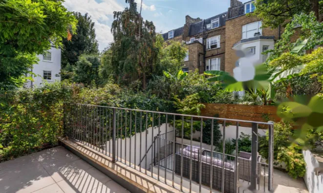 Недвижимость Oakfield Street: 10