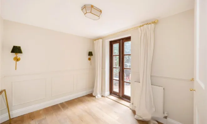 Недвижимость Wharfedale Street: 8