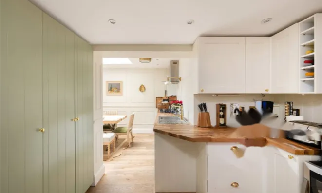 Недвижимость Wharfedale Street: 16