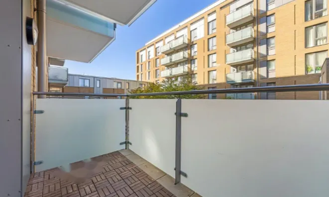 Недвижимость Robsart Street: 8