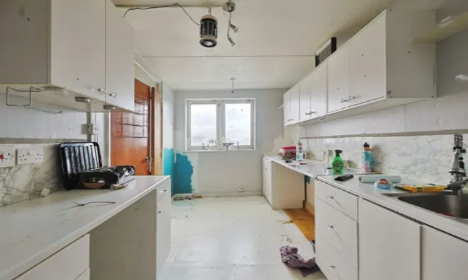 Недвижимость Arthur Court, Charlotte Despard Avenue: 16