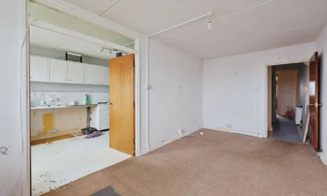 Недвижимость Arthur Court, Charlotte Despard Avenue: 18