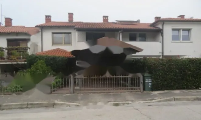 Недвижимость Дом с террасой в Ягодье: 1