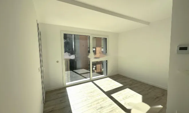 Недвижимость Fantastic promotion in the center of Encamp: 3