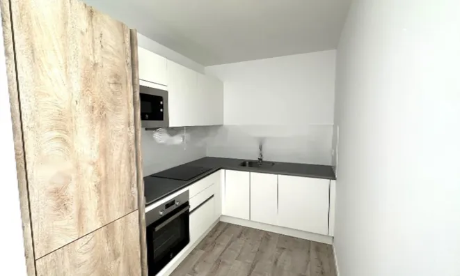 Недвижимость Fantastic promotion in the center of Encamp: 4