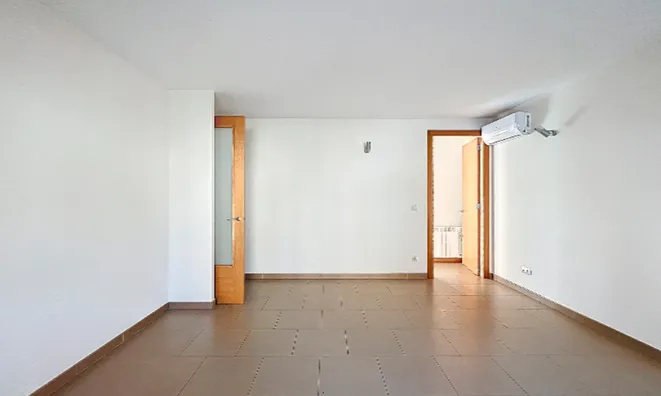 Недвижимость Apartment for sale in Escaldes Engordany, 4 bedrooms: 4